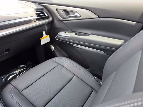New 2026 Chevrolet Traverse LT w/ Driver Confidence Package FWD image 17