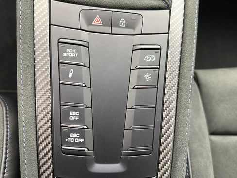 Used 2025 Porsche 718 Cayman GT4 RS w/ Weissach Package RWD image 27