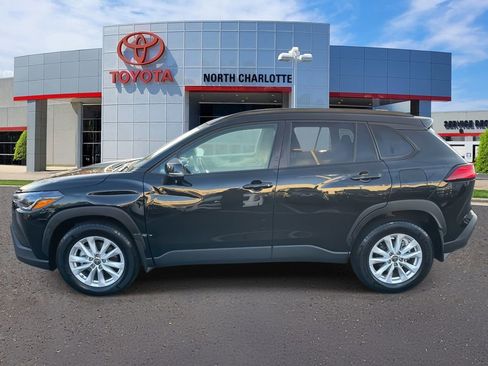 Used 2024 Toyota Corolla Cross LE image 6