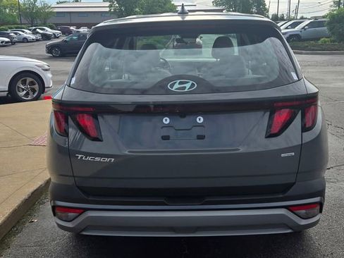 Used 2025 Hyundai Tucson SE AWD/4WD image 6