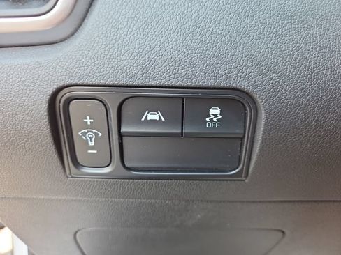 Used 2023 Kia Sorento S w/ Panoramic Sunroof Package AWD/4WD image 17