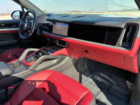 New 2026 Porsche Cayenne AWD/4WD image 21