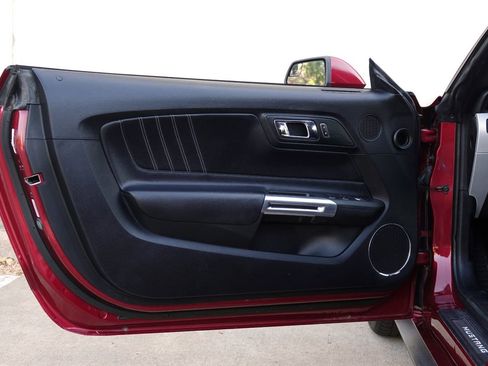 Used 2017 Ford Mustang Premium image 35