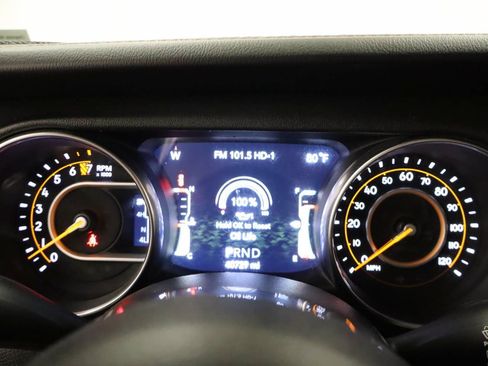 Used 2021 Jeep Wrangler Unlimited Sahara AWD/4WD image 7