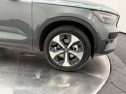 New 2026 Volvo XC40 B5 Plus w/ Climate Package AWD/4WD image 9
