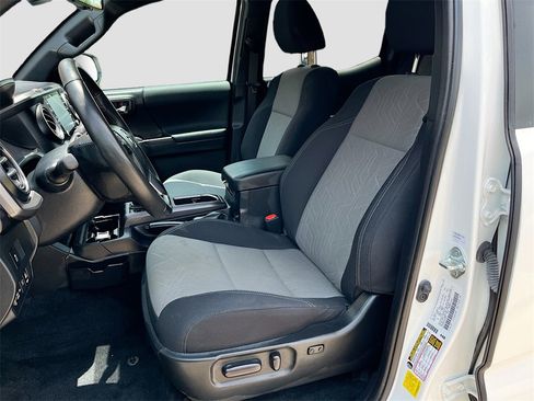 Used 2023 Toyota Tacoma TRD Off-Road image 18