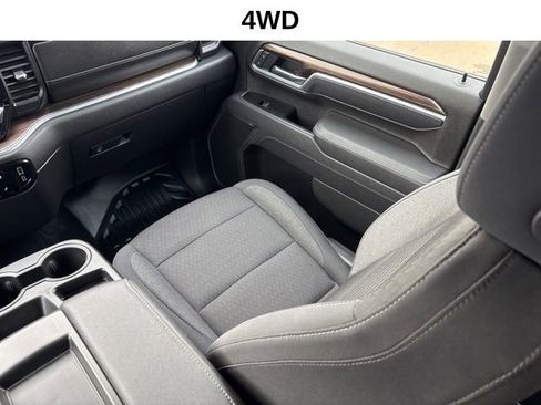 Used 2025 Chevrolet Silverado 2500 LT w/ Convenience Package image 17