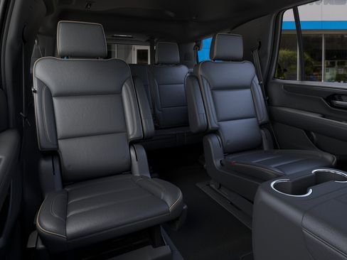 New 2026 GMC Yukon Elevation w/ Elevation Premium Package AWD/4WD image 17