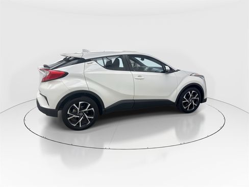 Used 2018 Toyota C-HR XLE image 8