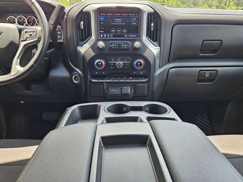 Used 2022 Chevrolet Silverado 1500 LT AWD/4WD image 10
