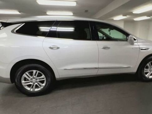 Certified 2020 Buick Enclave Essence w/ Sound and Sites Package FWD image 9