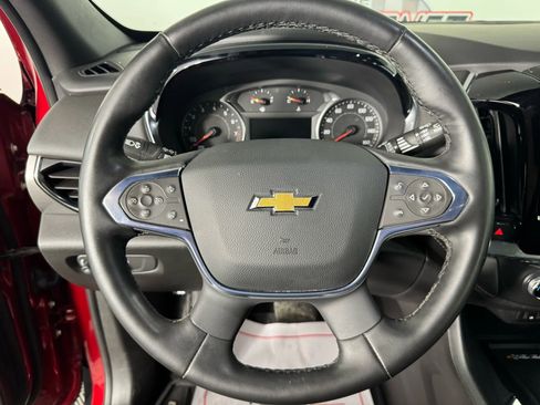 Used 2023 Chevrolet Traverse LT image 13