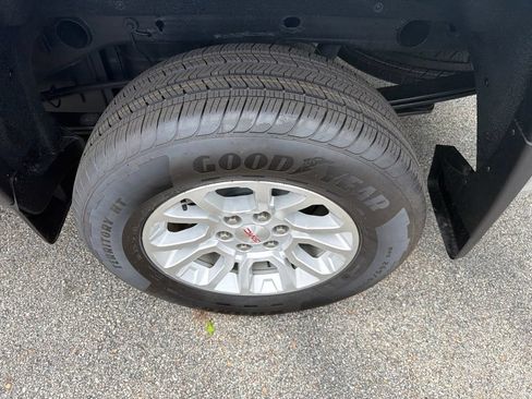 Used 2019 GMC Sierra 1500 SLE w/ SLE Value Package AWD/4WD image 11