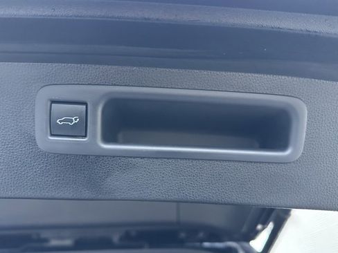 Used 2021 Toyota Highlander XSE image 18