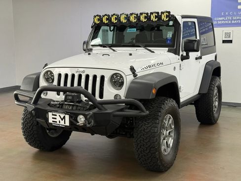 Used 2016 Jeep Wrangler Rubicon w/ Power Convenience Group AWD/4WD image 4