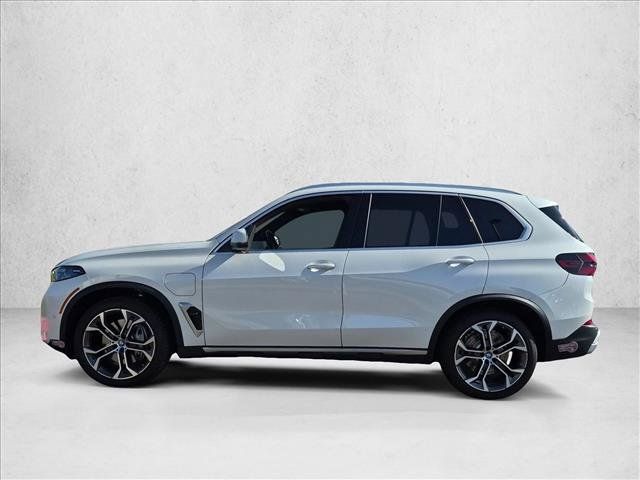 Certified 2024 BMW X5 xDrive50e w/ Premium Package AWD/4WD image 8