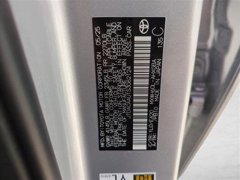 Certified 2025 Toyota Prius XLE image 26