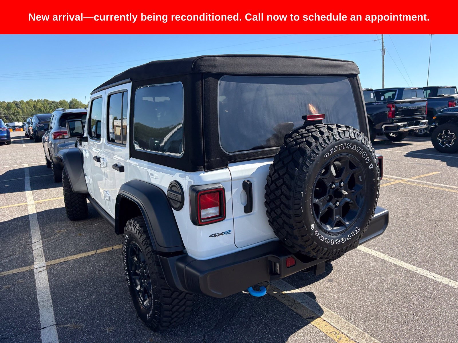 Used 2023 Jeep Wrangler Unlimited w/ Cold Weather Group AWD/4WD image 6