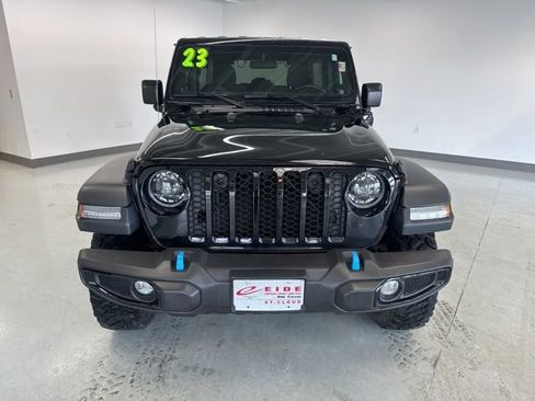 Used 2023 Jeep Wrangler Unlimited w/ Cold Weather Group image 3
