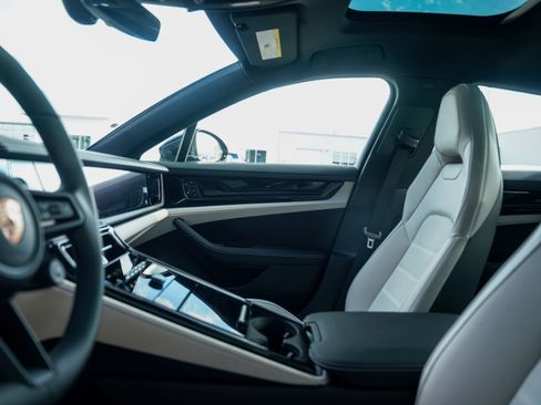 New 2026 Porsche Panamera 4 image 23