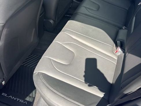 Used 2023 Hyundai Elantra Limited FWD image 30