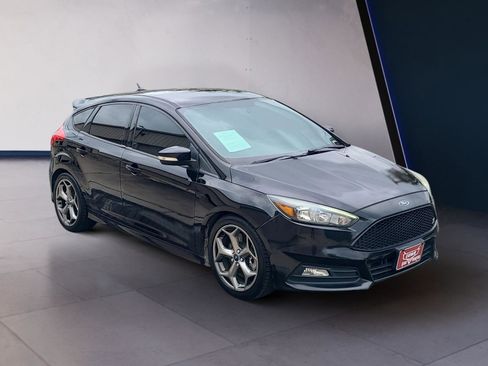 Used 2016 Ford Focus ST FWD image 7