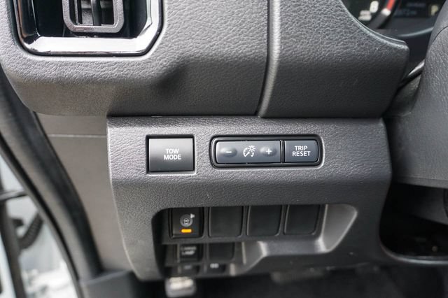 Used 2026 Nissan Frontier PRO-4X AWD/4WD image 11