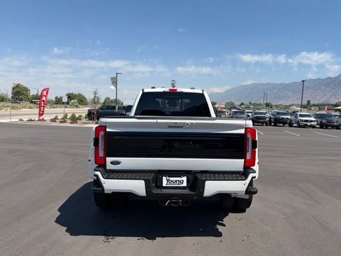 New 2026 Ford F450 Platinum w/ FX4 Off-Road Package AWD/4WD image 4