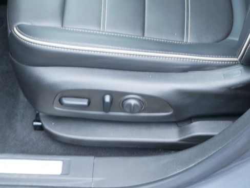 Used 2022 GMC Acadia Denali w/ Denali Ultimate Package image 22