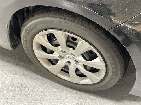 Used 2025 Toyota Corolla LE image 6