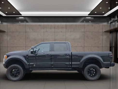 Used 2019 Ford F250 Lariat w/ Lariat Ultimate Package AWD/4WD image 5