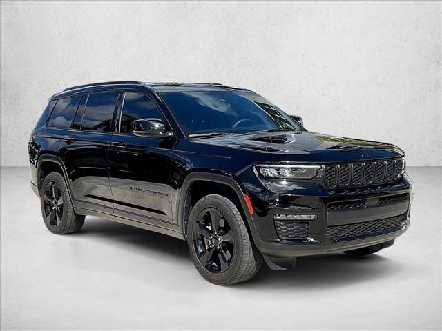 Used 2024 Jeep Grand Cherokee L Limited w/ Black Appearance Package AWD/4WD image 9