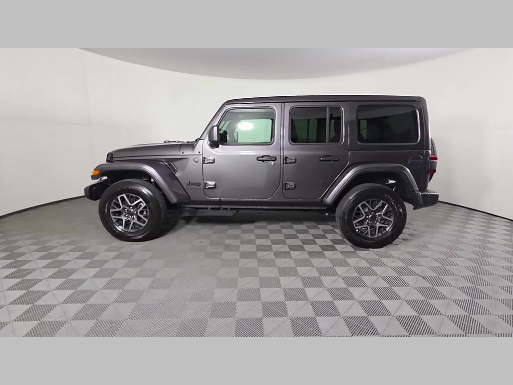 Used 2026 Jeep Wrangler Unlimited Sahara AWD/4WD image 47