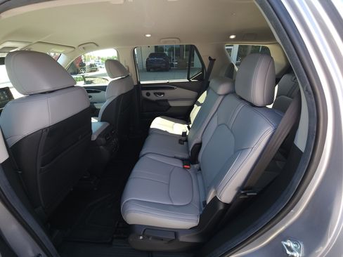 Certified 2025 Honda Pilot EX-L image 17