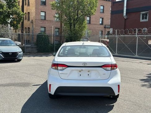 Certified 2025 Toyota Corolla LE FWD image 5