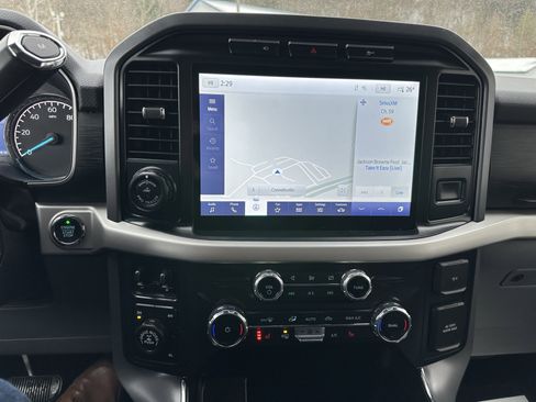 Certified 2022 Ford F150 XLT w/ Equipment Group 302A High image 11