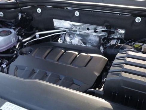 New 2026 Volkswagen Atlas Cross Sport SE image 23