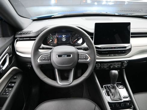 Used 2026 Jeep Compass Limited image 23