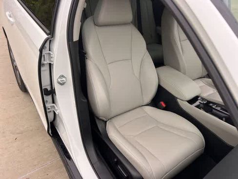 Used 2025 Honda Accord EX-L image 12