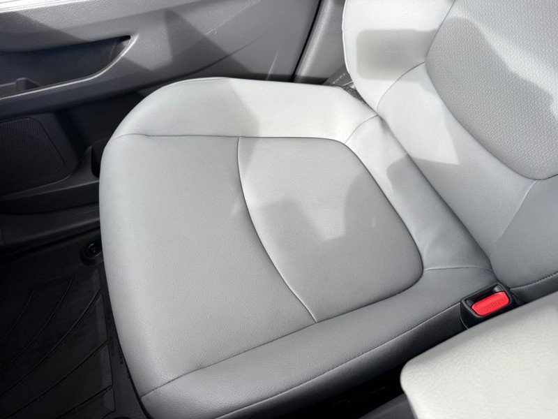 Used 2024 Toyota Sienna XLE FWD image 27