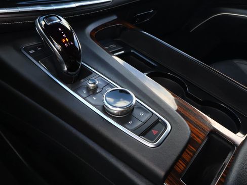 Used 2021 Cadillac Escalade Luxury image 31