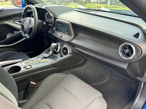 Used 2017 Chevrolet Camaro LT RWD image 42