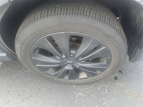 Used 2022 Subaru Ascent Onyx Edition image 12