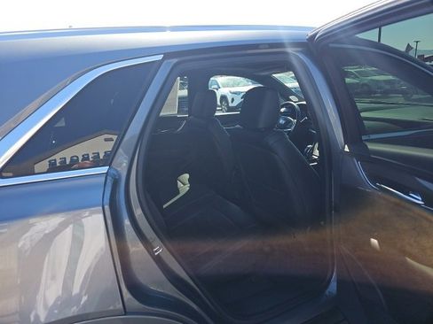 Used 2022 Cadillac XT5 Premium Luxury image 21