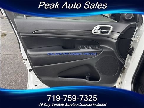 Used 2022 Jeep Grand Cherokee Laredo X AWD/4WD image 9