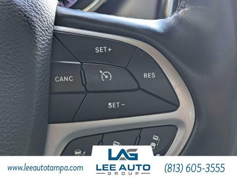 Used 2021 Jeep Grand Cherokee Limited w/ Luxury Group II AWD/4WD image 25