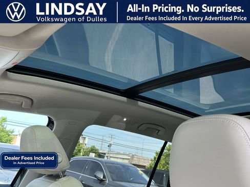 Used 2023 Volkswagen Atlas SE w/ Panoramic Sunroof Package AWD/4WD image 26