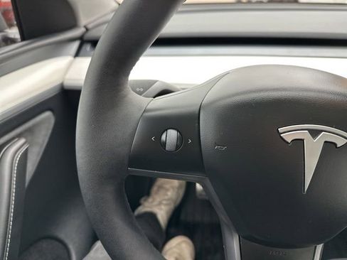 Used 2024 Tesla Model Y Long Range image 22