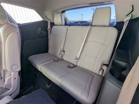 Used 2018 Buick Enclave Essence image 15