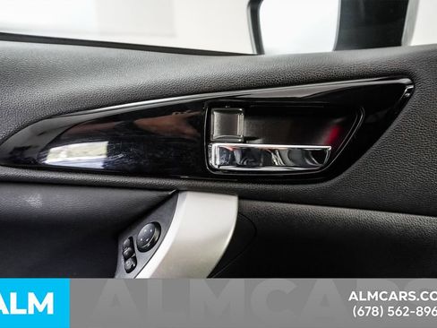 Used 2024 Mitsubishi Eclipse Cross SE image 53